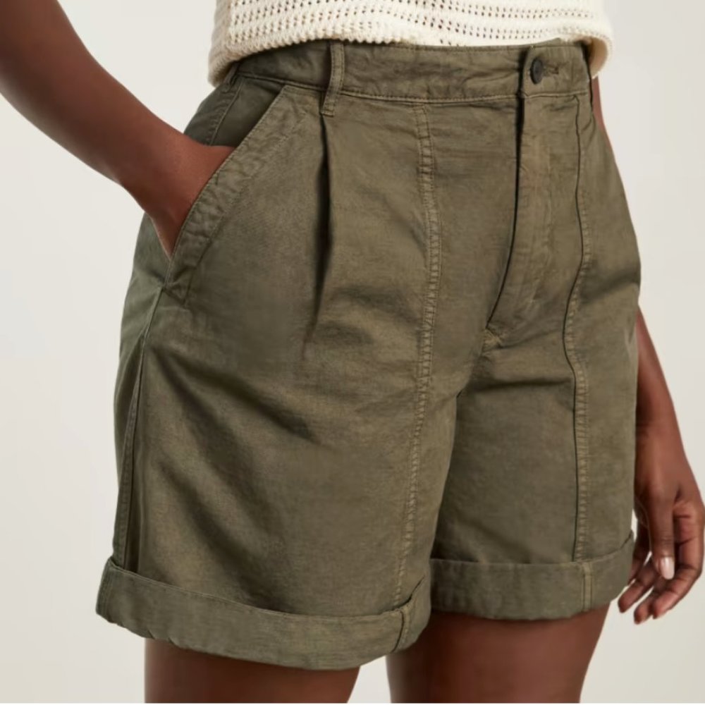 NWT Everlane Tourist Short in Beech